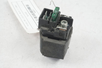 Framsidan på Startrelä från en Honda CBR 1100 XX -1998 motorcykel.