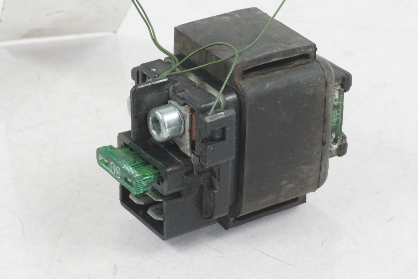 Framsidan på Startrelä från en Honda CBR 1100 XX -1999 motorcykel.