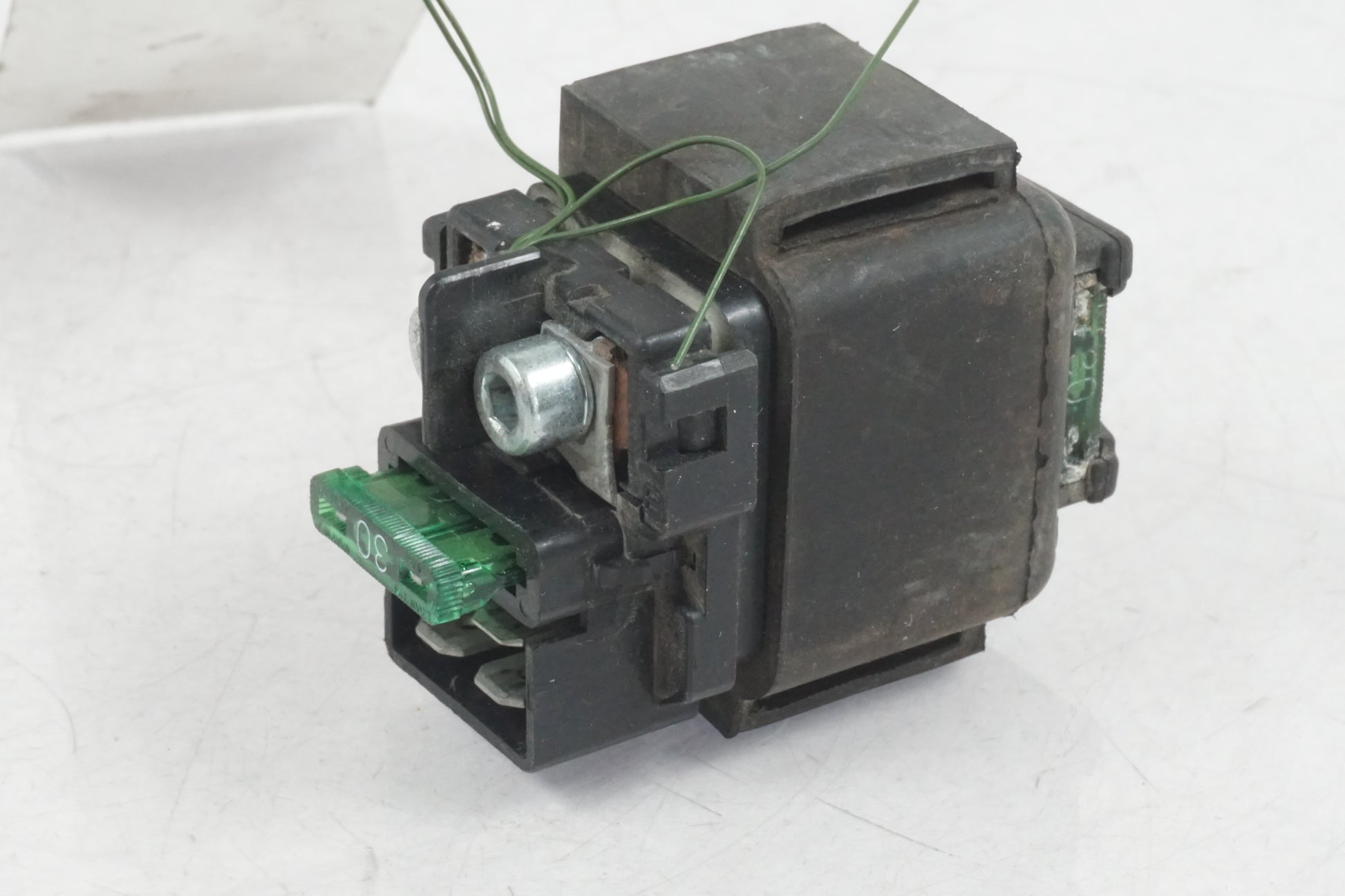 Framsidan på Startrelä från en Honda CBR 1100 XX -1999 motorcykel.