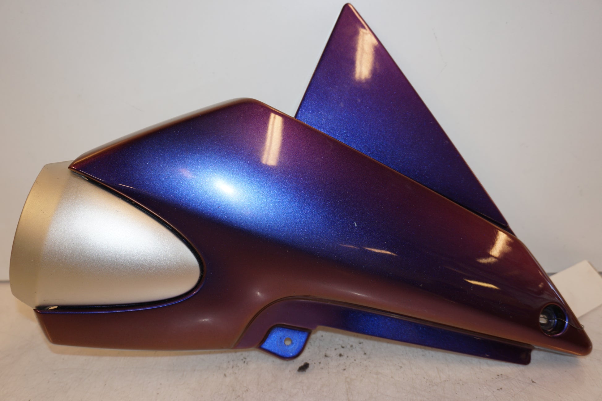 Framsidan på Sidopanel från en Yamaha XJR 1300 -2000 motorcykel.