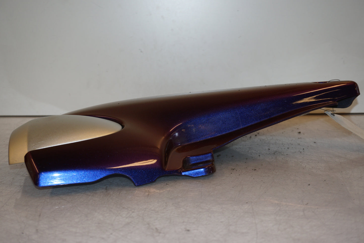 Baksidan på Sidopanel från en Yamaha XJR 1300 -2000 motorcykel.