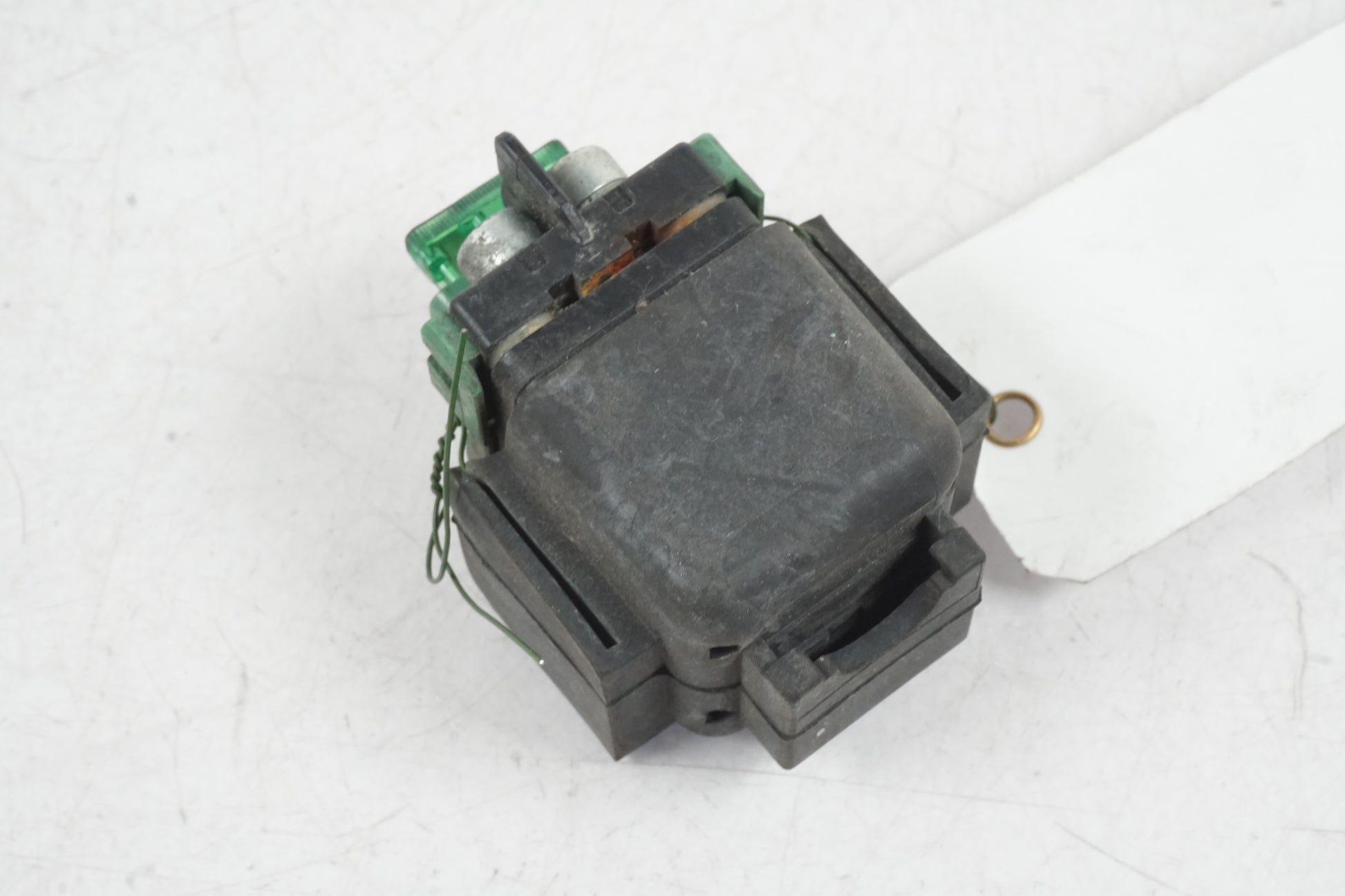 Höger sida på Startrelä från en Honda VT 1100 C -2000 motorcykel.