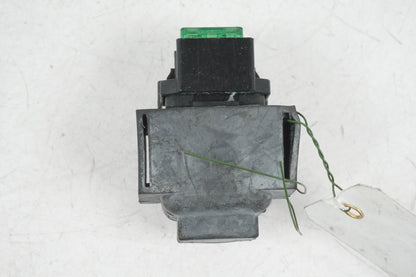 Vänster sida på Startrelä från en Honda CB 1300 F -2004 motorcykel.