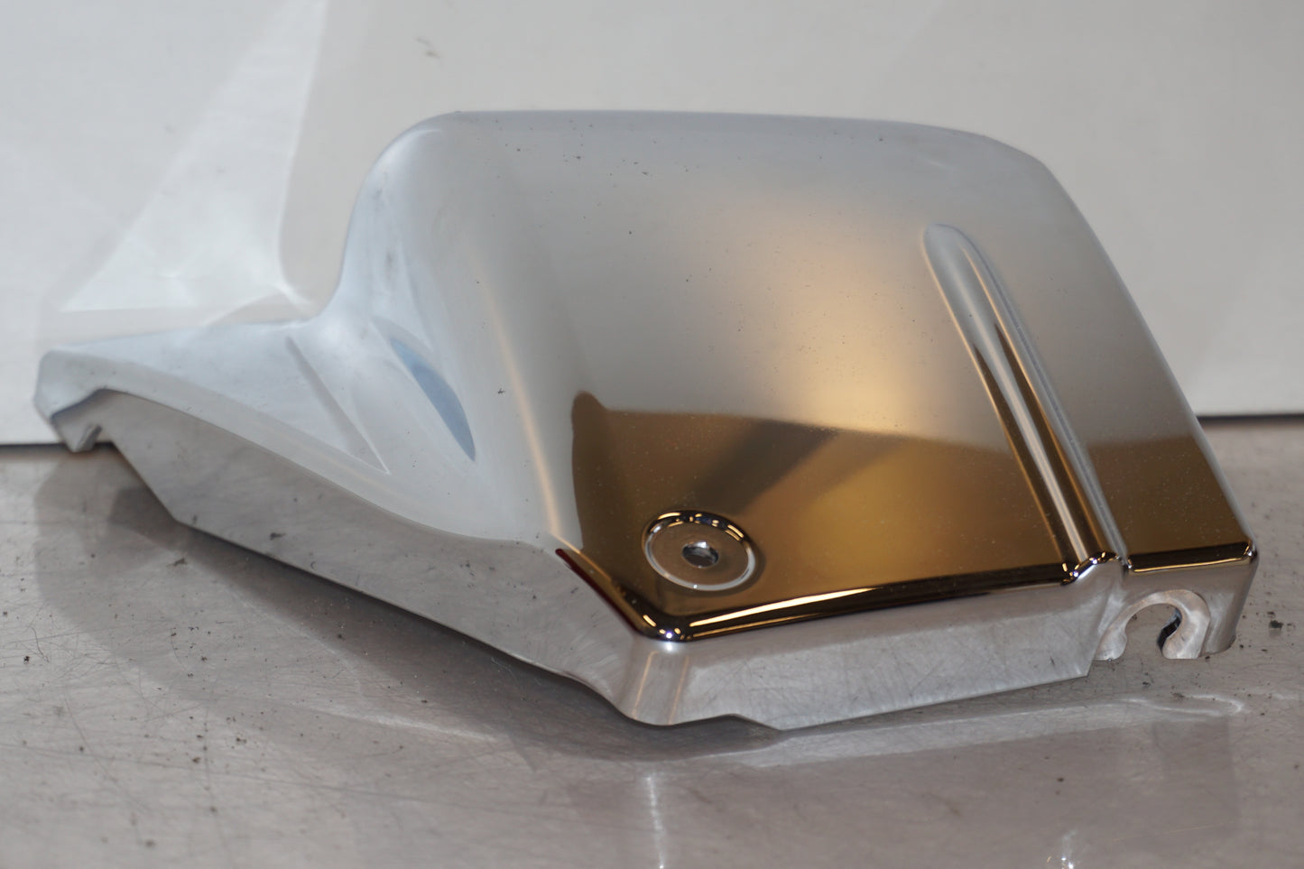 Snett uppifrån på Sidopanel från en Yamaha XVS 650 -1998 motorcykel.