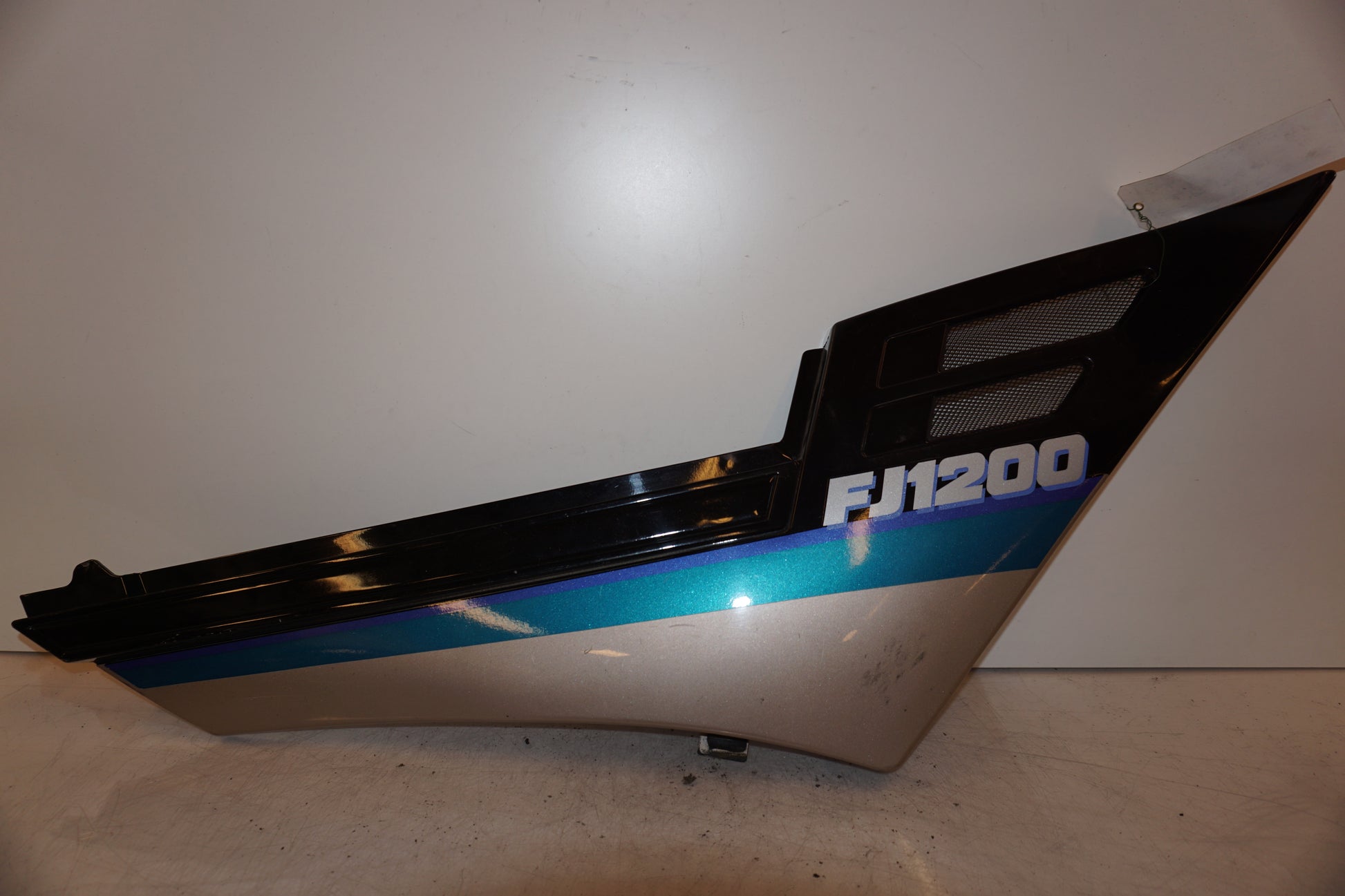 Framsidan på Sidopanel från en Yamaha FJ 1200 -1991 motorcykel.