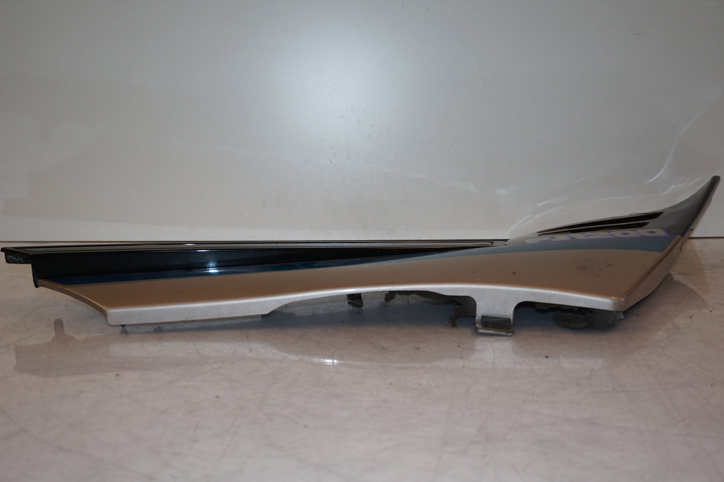 Baksidan på Sidopanel från en Yamaha FJ 1200 -1991 motorcykel.