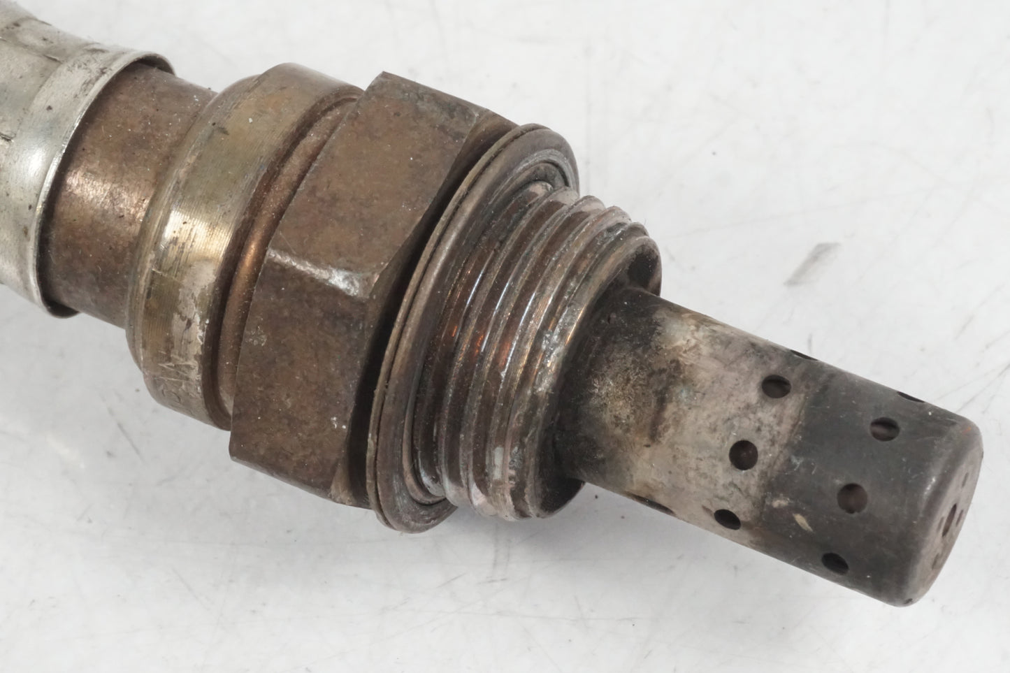 Höger sida på Lambdasond från en Honda CBR 1000 RR -2006 motorcykel.