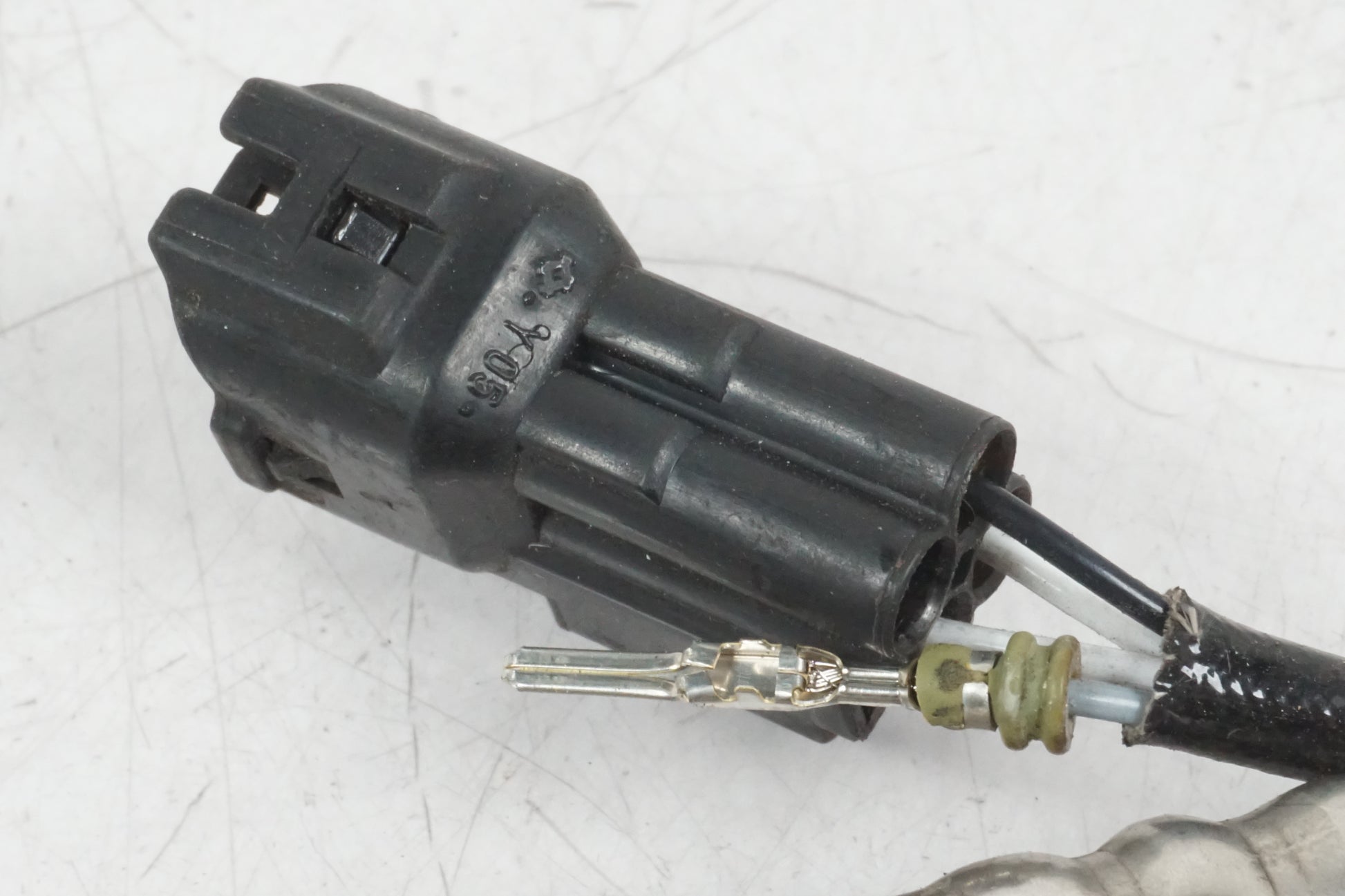 Baksidan på Lambdasond från en Honda CBR 600 -1997 motorcykel.