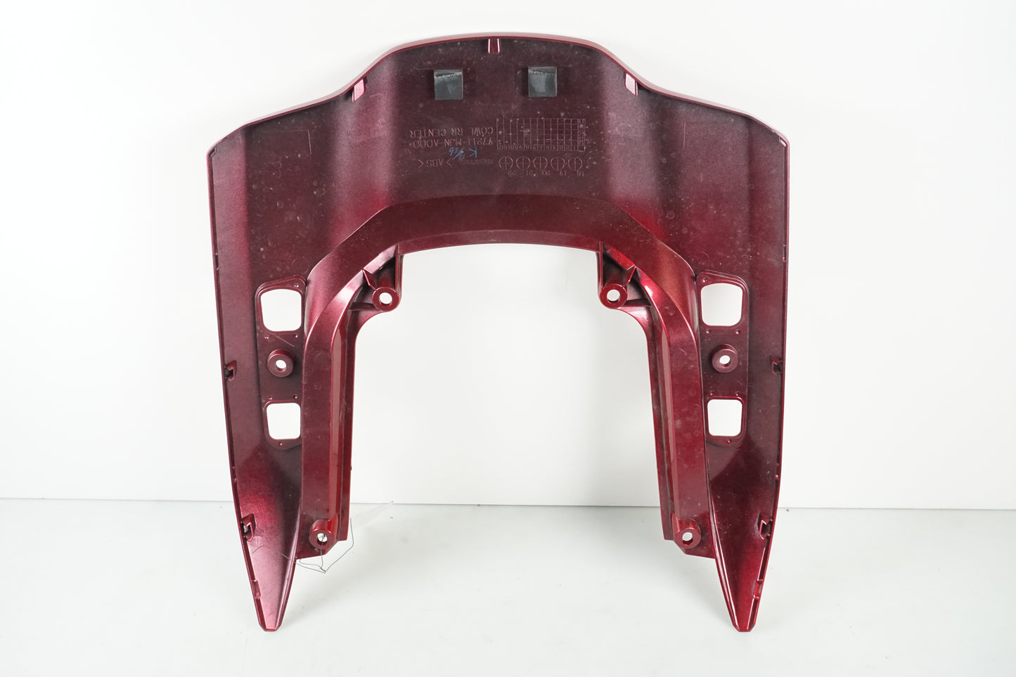 Snett nerifrån på Bakvinge från en Honda CTX 1300 -2014 motorcykel.