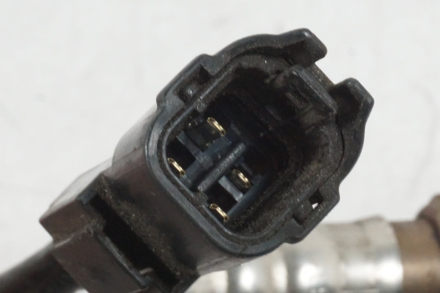 Snett uppifrån på Lambdasond från en Honda CBR 600 -1997 motorcykel.