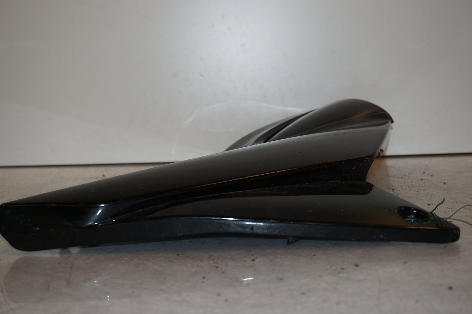 Baksidan på Sidopanel från en Yamaha XJR 1300 -2002 motorcykel.