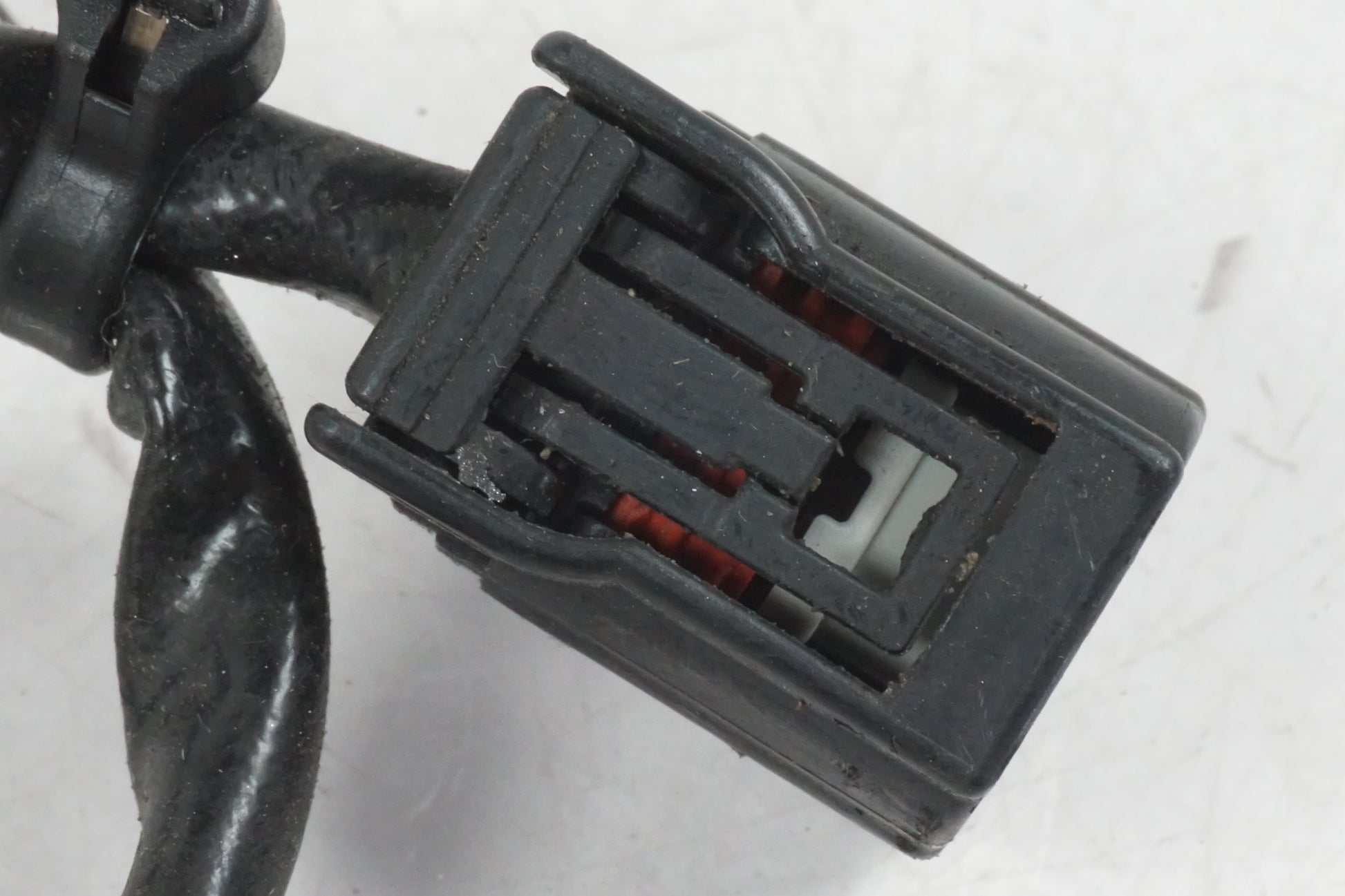 Höger sida på Lambdasond från en Honda CRF 1000 Africa Twin -2016 motorcykel.