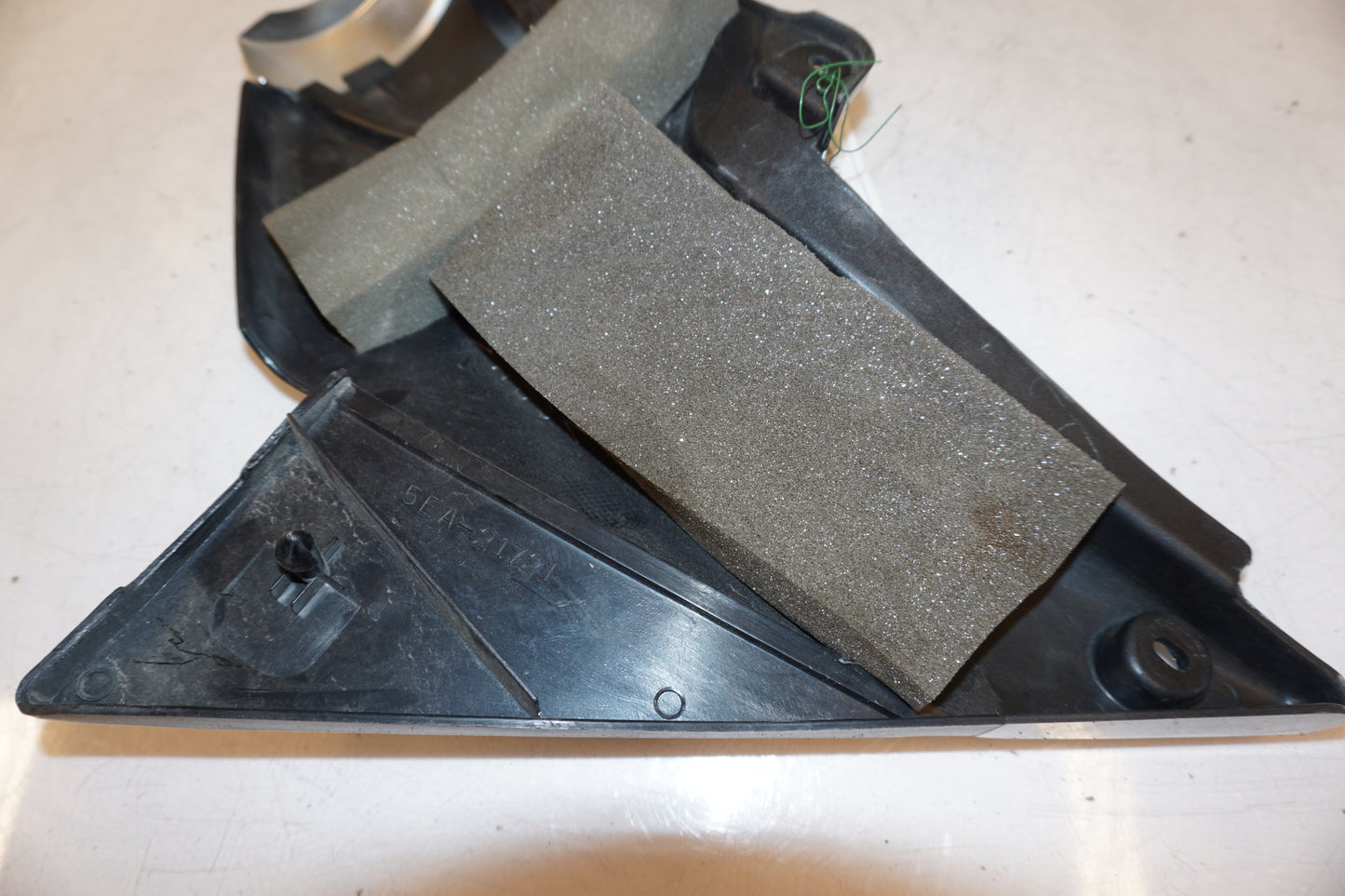 Extrabild1 på Sidopanel från en Yamaha XJR 1300 -1999 motorcykel.