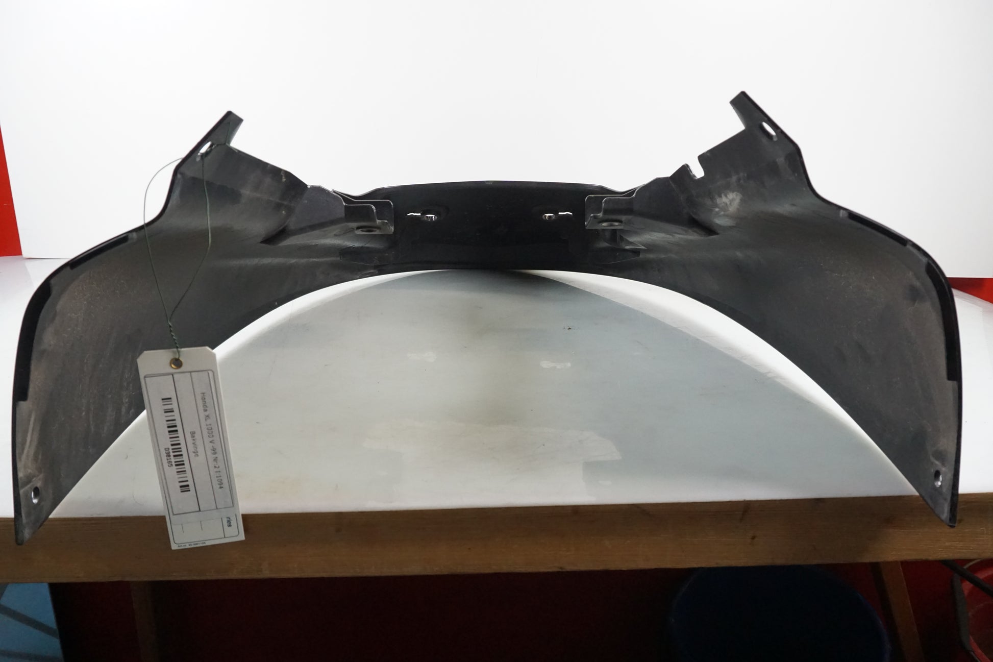 Baksidan på Bakvinge från en Honda XL 1000 V -1999 motorcykel.