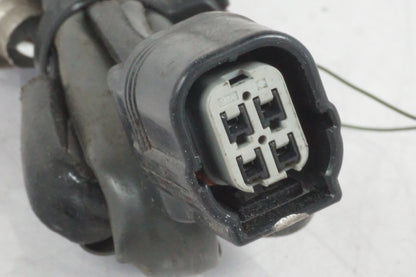 Baksidan på Lambdasond från en Honda CB 500 F -2013 motorcykel.