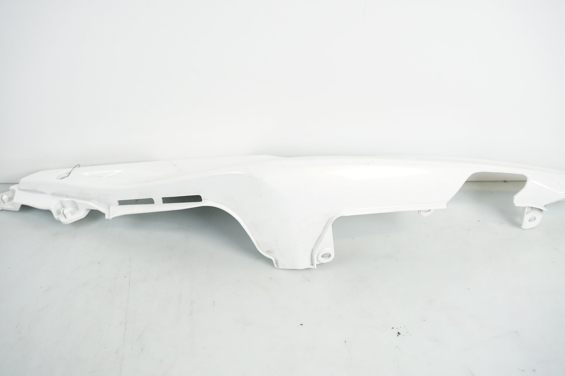 Baksidan på Bakvinge från en Honda CB 500 F -2013 motorcykel.