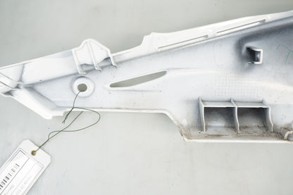 Vänster sida på Bakvinge från en Honda CB 500 F -2013 motorcykel.