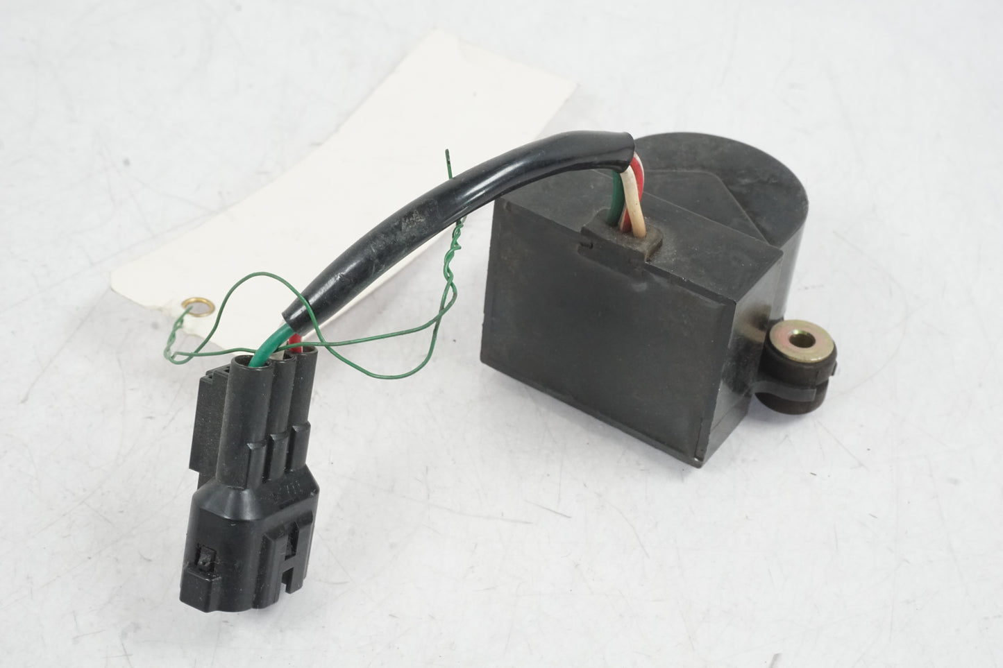 Baksidan på Tilt Sensor från en Honda CBR 600 RR -2003 motorcykel.