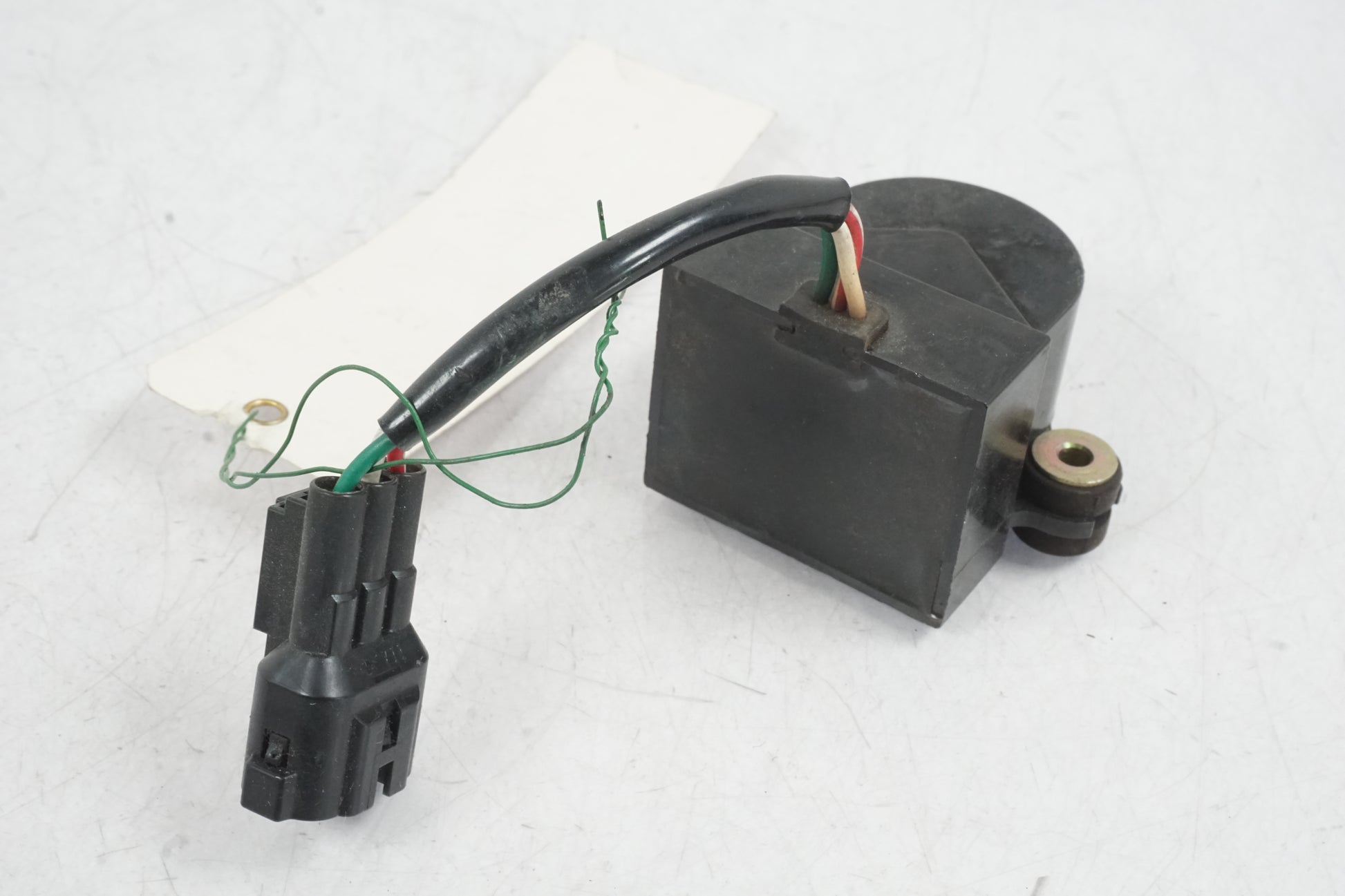 Baksidan på Tilt Sensor från en Honda CBR 600 RR -2003 motorcykel.