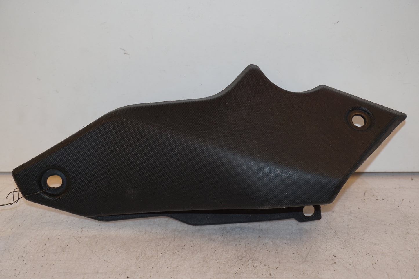 Framsidan på Sidopanel från en Yamaha MT-07 Tracer -2016 motorcykel.