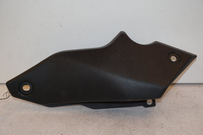 Framsidan på Sidopanel från en Yamaha MT-07 Tracer -2016 motorcykel.