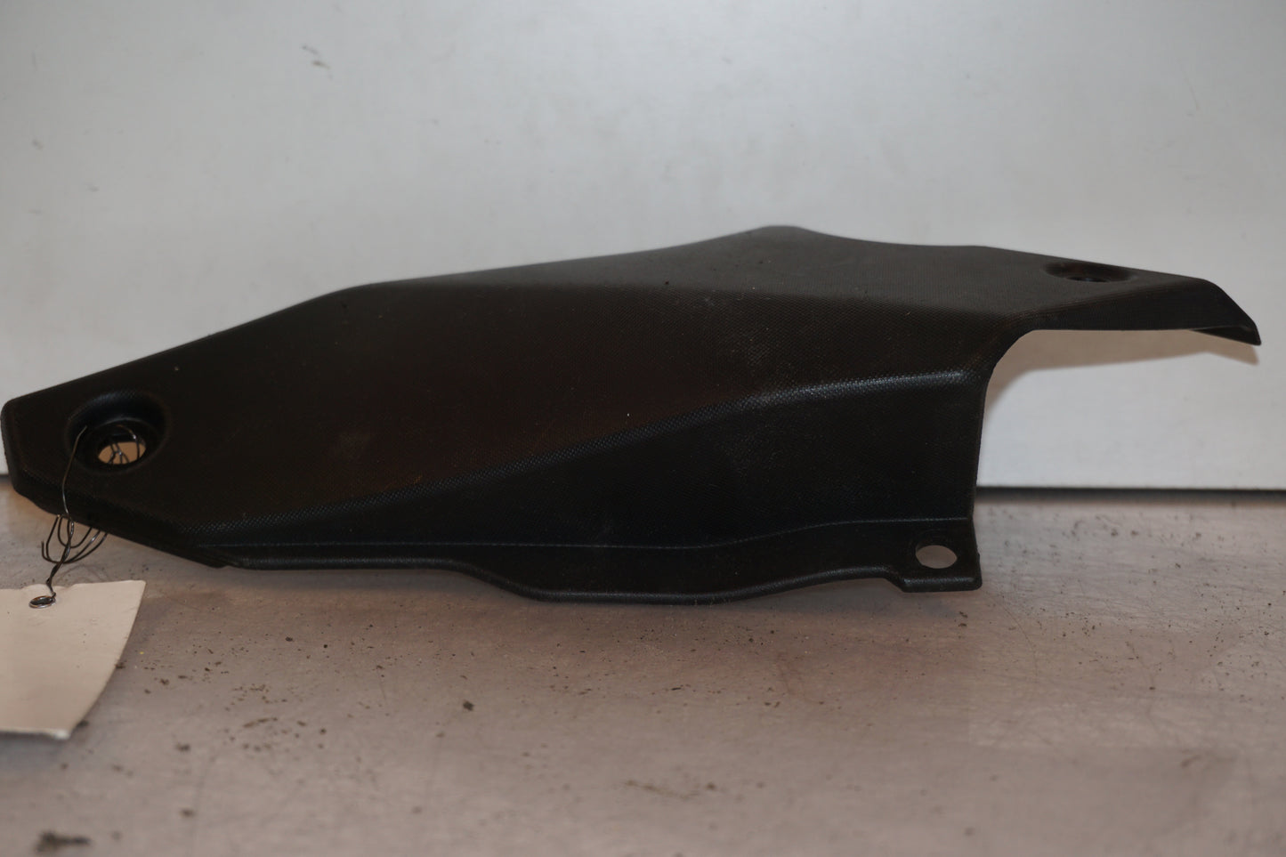 Baksidan på Sidopanel från en Yamaha MT-07 Tracer -2016 motorcykel.