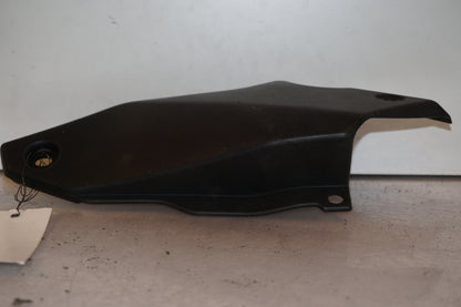 Baksidan på Sidopanel från en Yamaha MT-07 Tracer -2016 motorcykel.