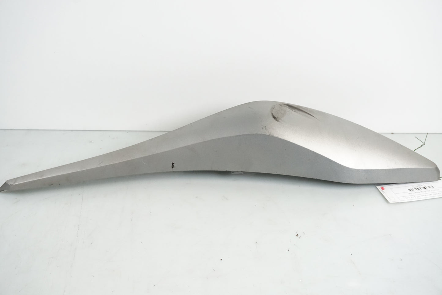 Baksidan på Bakvinge från en Honda CB 600 Hornet -2007 motorcykel.