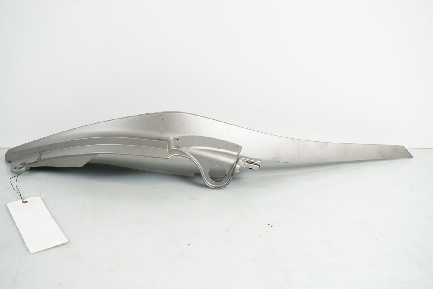 Höger sida på Bakvinge från en Honda CB 600 Hornet -2007 motorcykel.