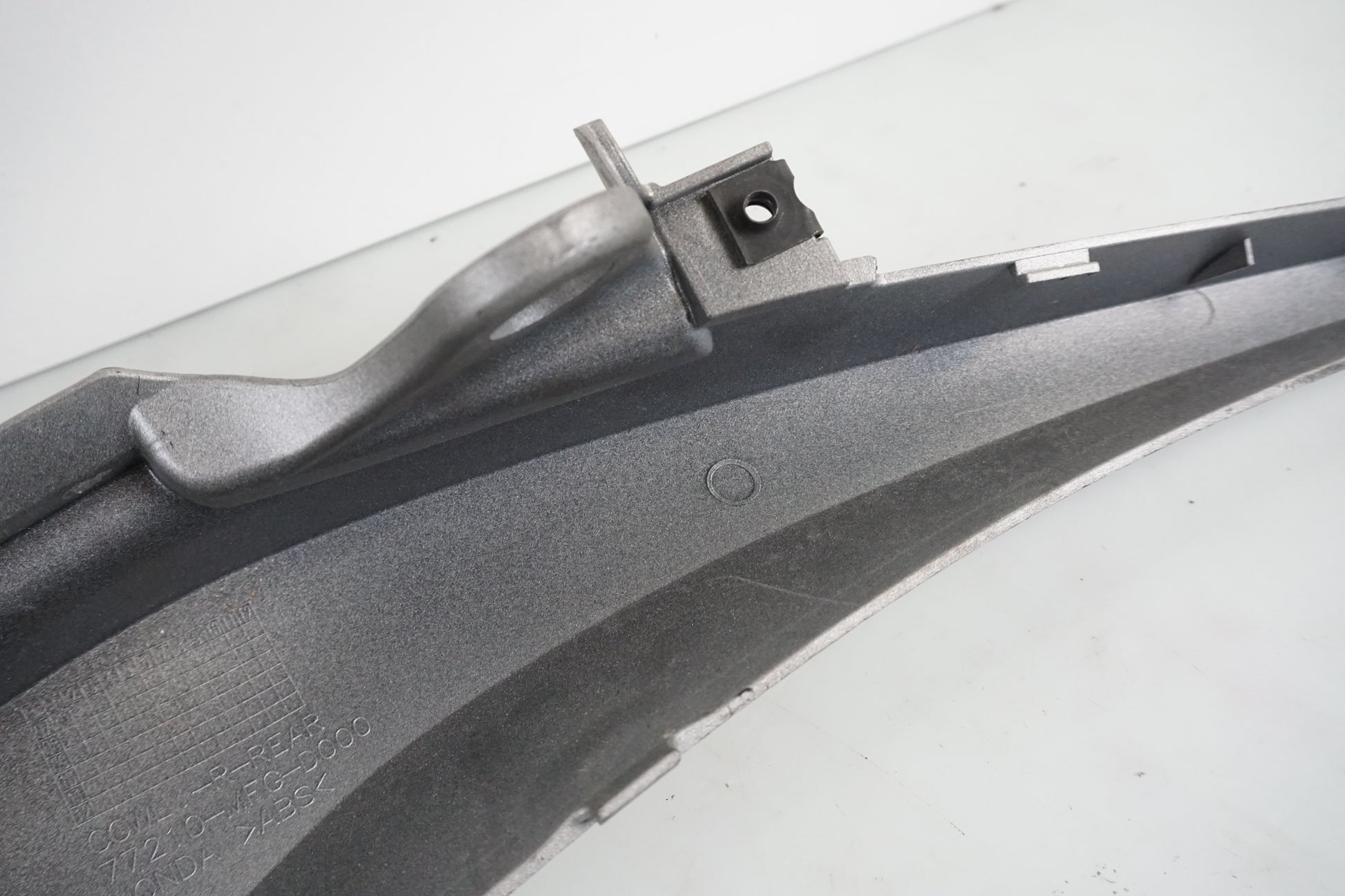 Snett uppifrån på Bakvinge från en Honda CB 600 Hornet -2007 motorcykel.