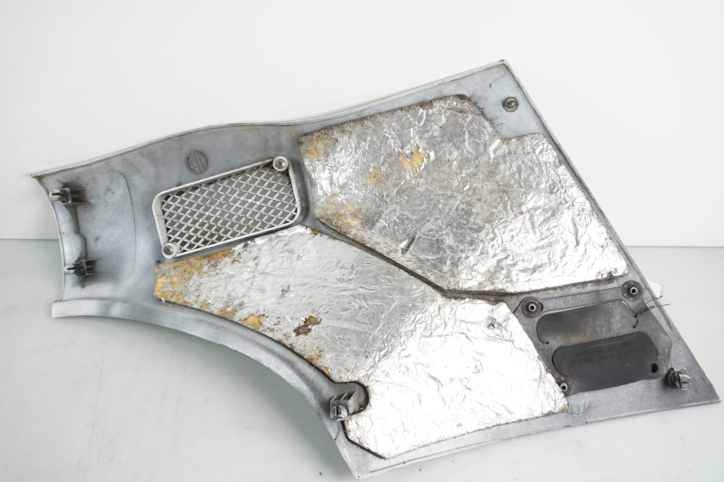 Snett nerifrån på Sidopanel från en Honda CBR 1000 F -1987 motorcykel.