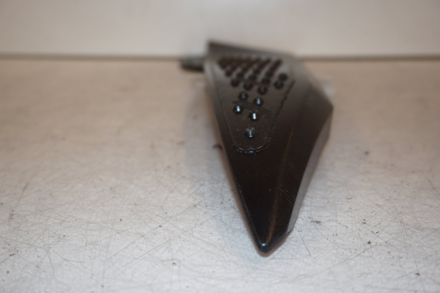 Snett uppifrån på Bensintankskåpa från en Yamaha YZF 1000 R1 -2003 motorcykel.