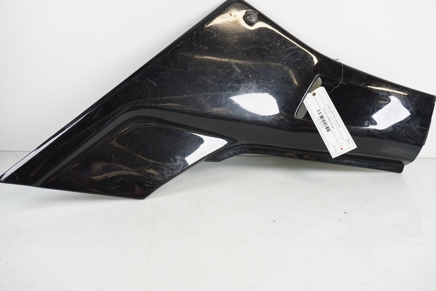 Framsidan på Sidkåpa från en Honda VFR 750 -1989 motorcykel.