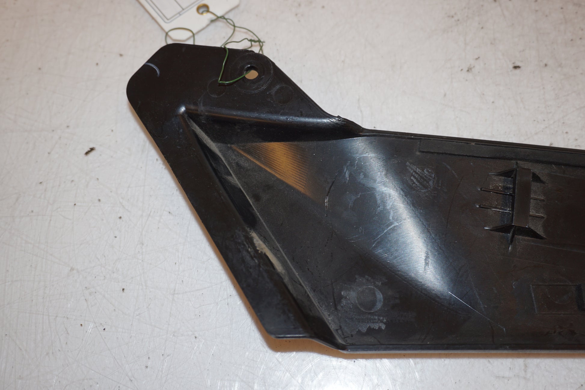 Extrabild1 på Bensintankskåpa från en Yamaha YZF 1000 R1 -2002 motorcykel.