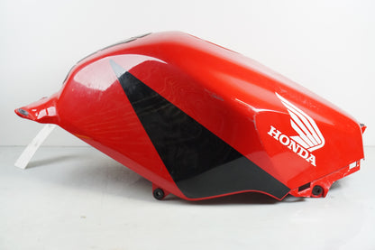 Höger sida på Bensintankskåpa från en Honda CBR 600 RR -2004 motorcykel.