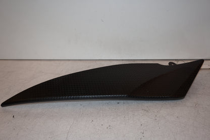 Vänster sida på Bensintankskåpa från en Yamaha YZF 1000 R1 -2008 motorcykel.