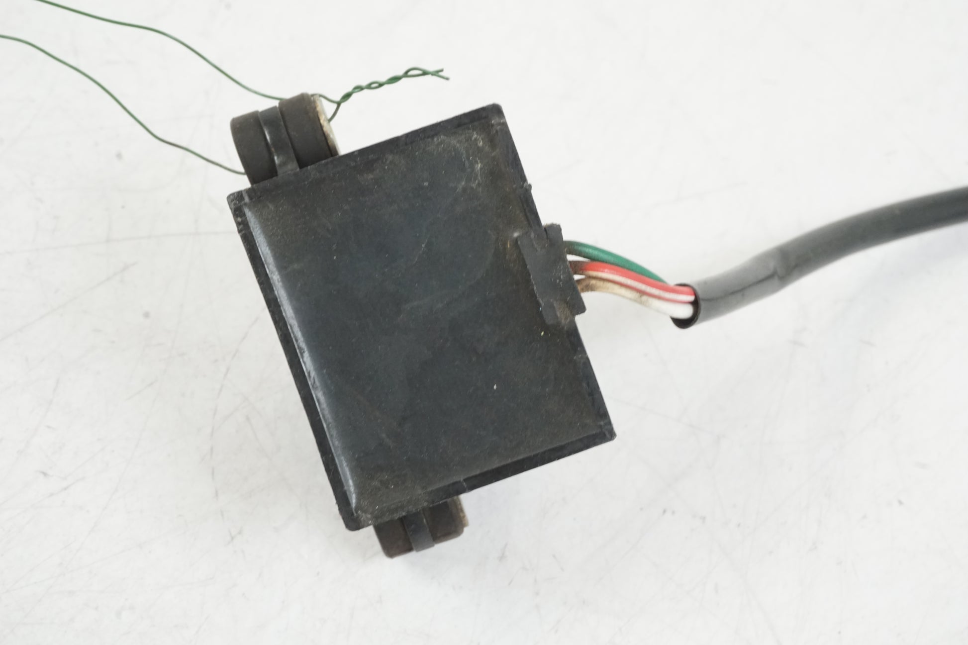 Baksidan på Tilt Sensor från en Honda CB 1300 F -2003 motorcykel.