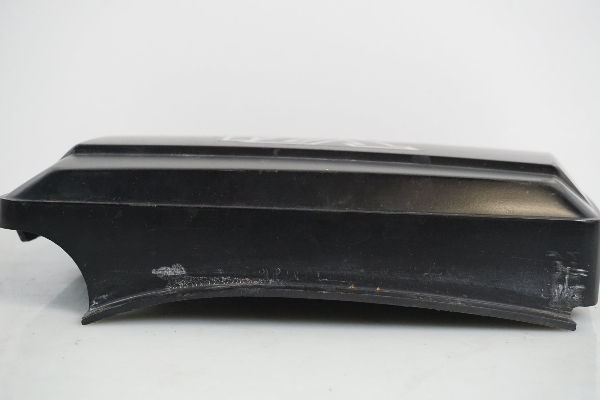 Vänster sida på Täcklock från en Honda VF 750 S -1982 motorcykel.