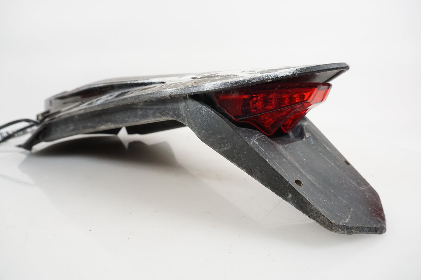 Aile arrière / Feu arrière