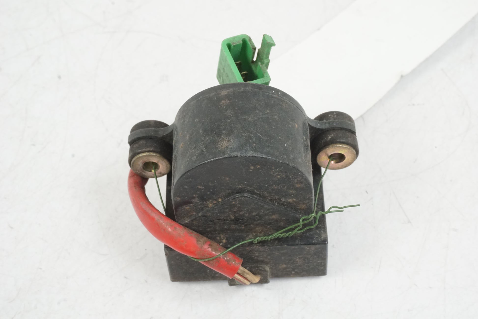 Baksidan på Tilt Sensor från en Honda CBR 900 RR -2000 motorcykel.