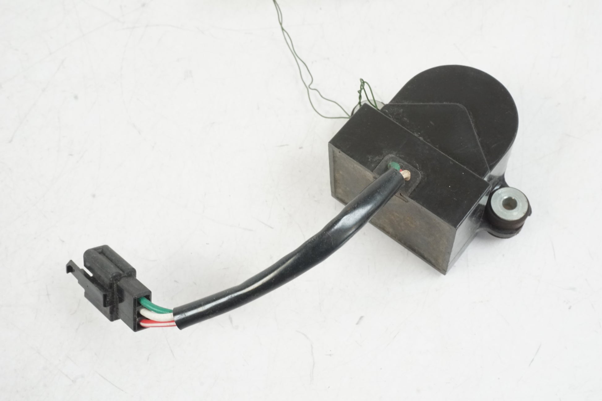 Framsidan på Tilt Sensor från en Honda XL 1000 V -2008 motorcykel.