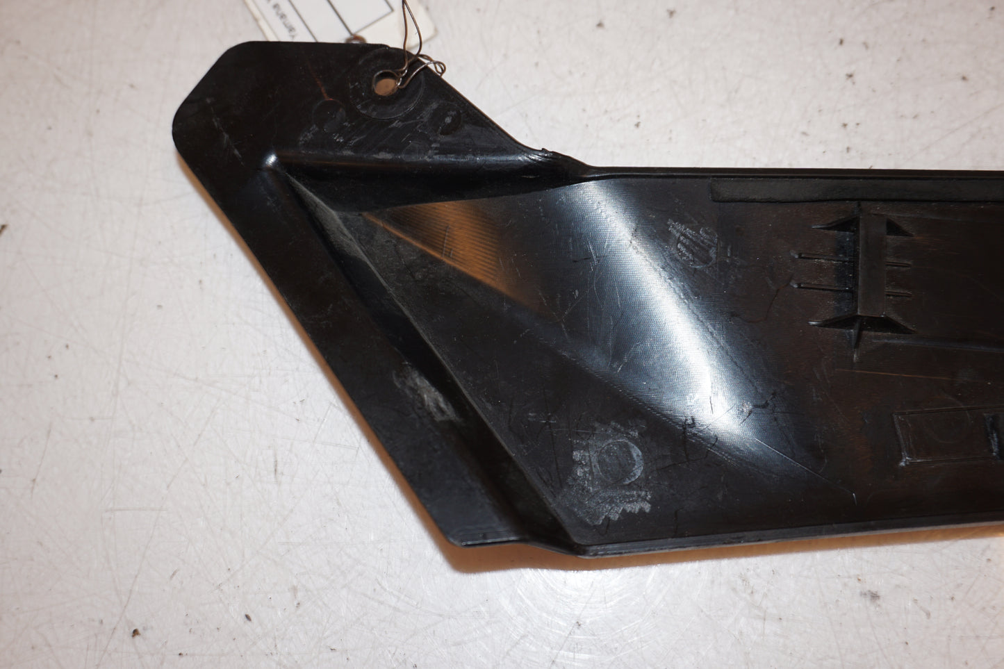 Extrabild1 på Bensintankskåpa från en Yamaha YZF 1000 R1 -2003 motorcykel.