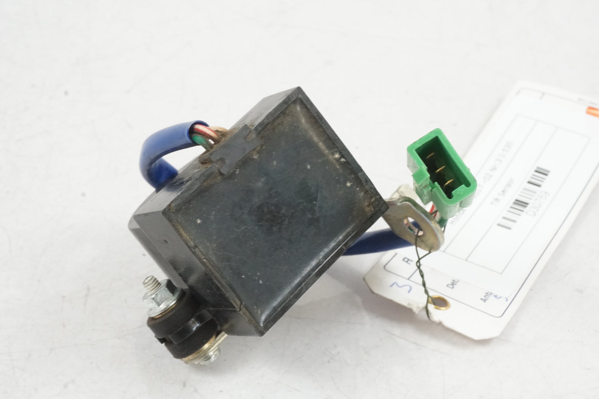 Baksidan på Tilt Sensor från en Honda CB 900 F Hornet -2002 motorcykel.