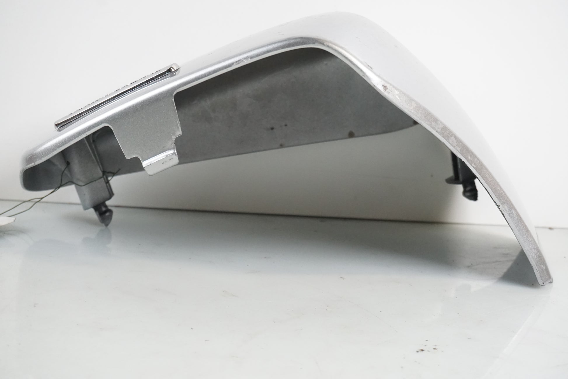 Baksidan på Sidopanel från en Honda VT 750 -2008 motorcykel.