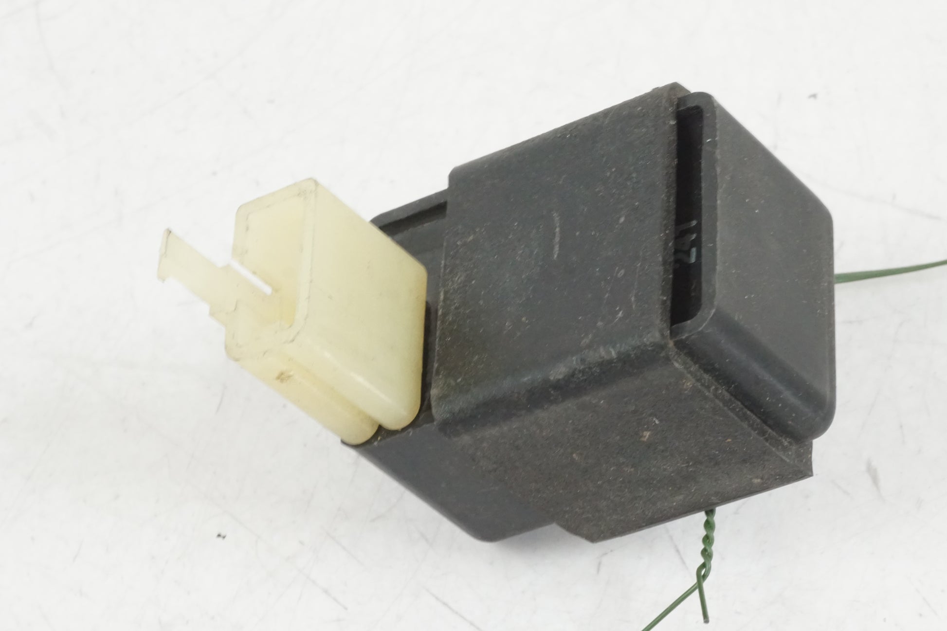 Framsidan på Tilt Sensor från en Honda XL 1000 V -1999 motorcykel.