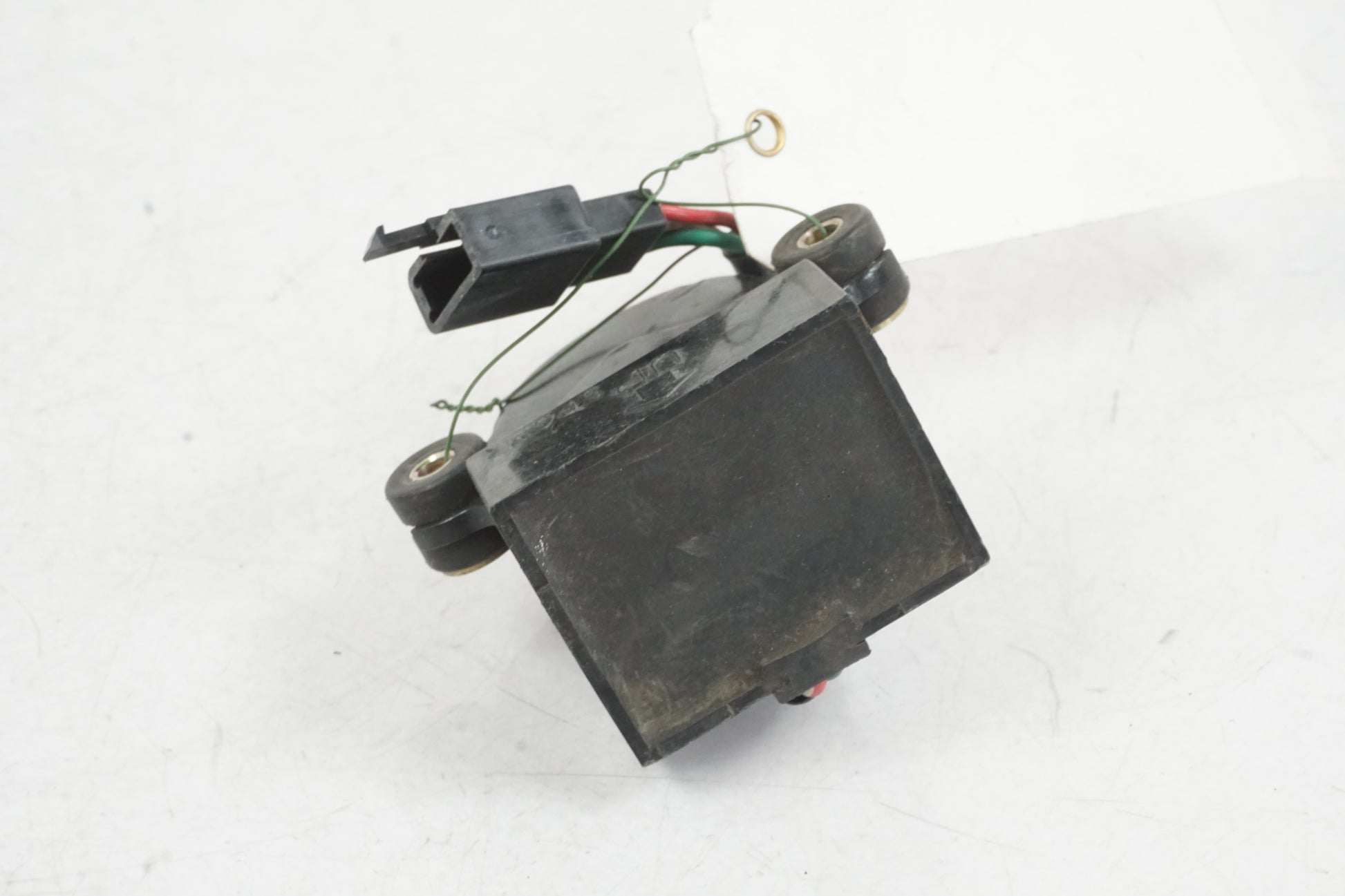 Baksidan på Tilt Sensor från en Honda CBR 900 RR -2002 motorcykel.