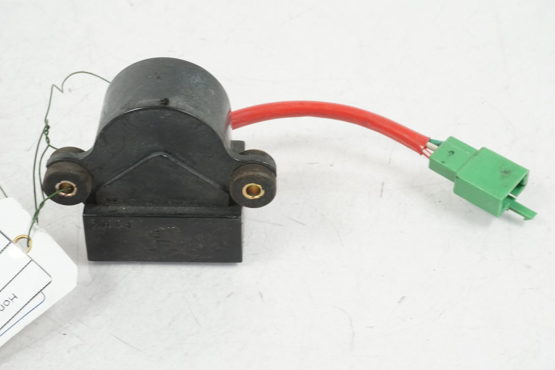 Baksidan på Tilt Sensor från en Honda CBR 900 RR -2000 motorcykel.