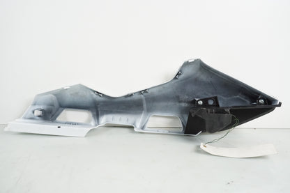 Vänster sida på Bakvinge från en Honda CRF 1000 Africa Twin -2016 motorcykel.