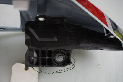 Snett nerifrån på Bakvinge från en Honda CRF 1000 Africa Twin -2016 motorcykel.