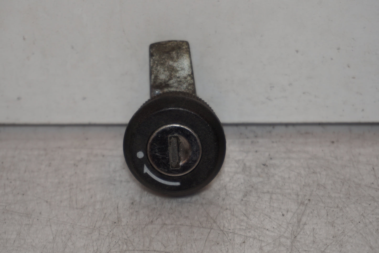 Vänster sida på Låssats från en Kawasaki ZZR 1100 -1998 motorcykel.